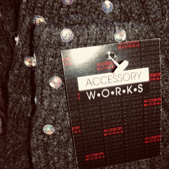 1-SCARF/1-GLOVES - Picture 3 of 4